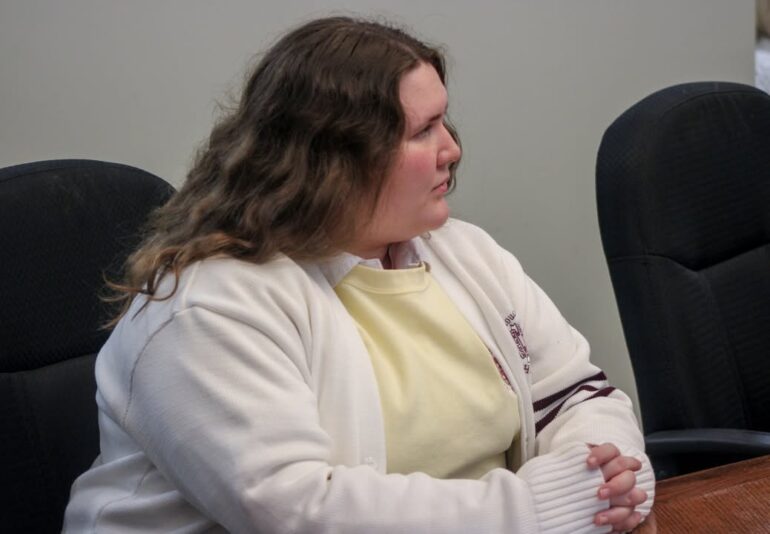 fb-1094082193990443_1319139890255811