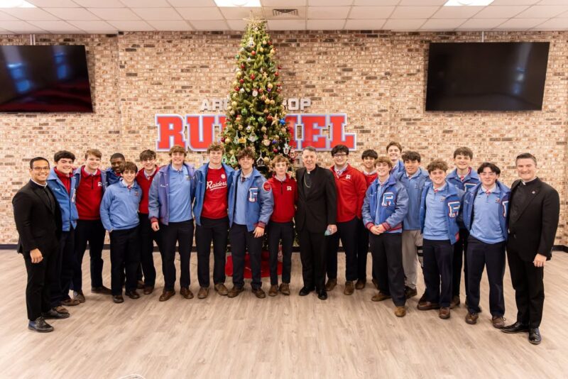 fb-102184176501775_1258439289663888