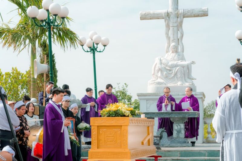 fb-104570015177619_884753804060367