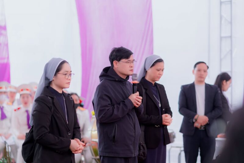 fb-104570015177619_884753804060367