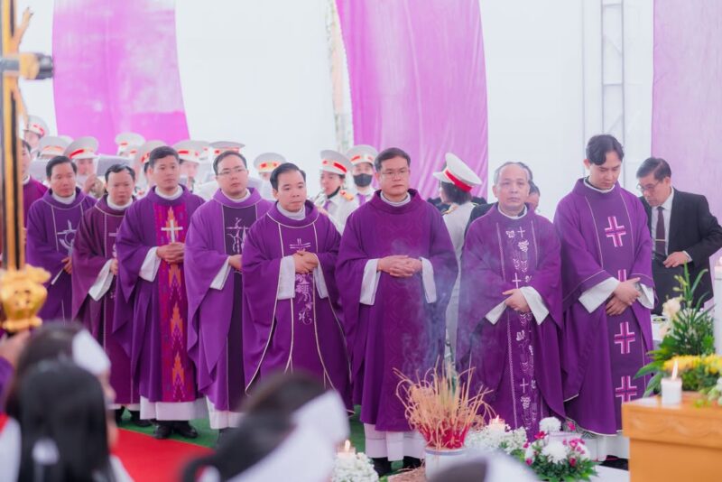 fb-104570015177619_884753804060367