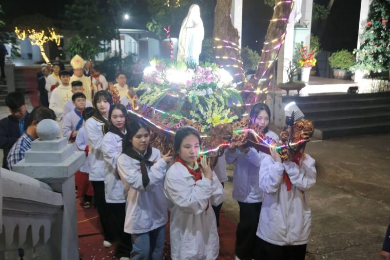 fb-732768673513037_1176652571258292