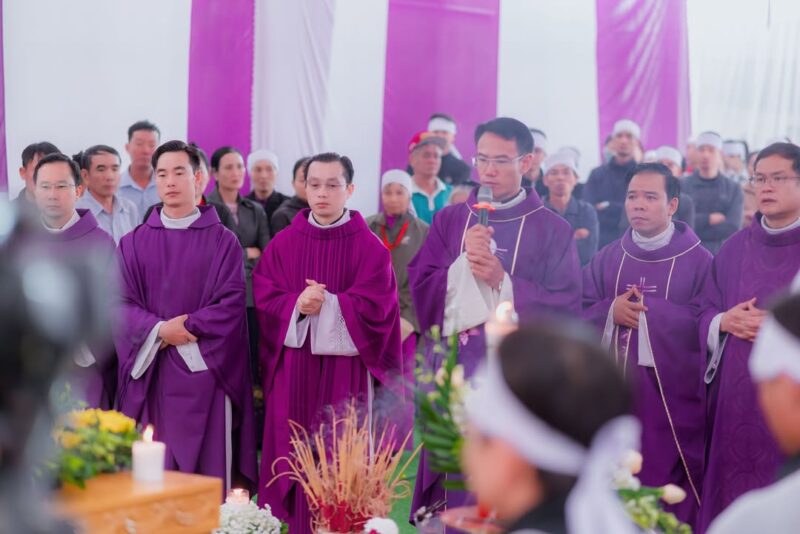 fb-104570015177619_884753804060367