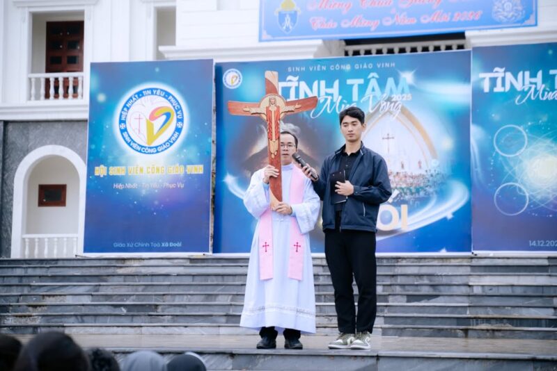 fb-285328895298373_868912272544356