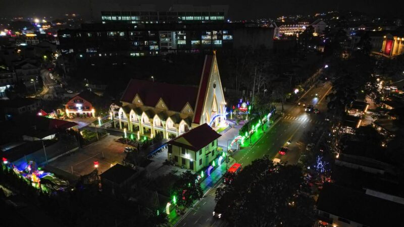 fb-161015470626458_1275596457937759