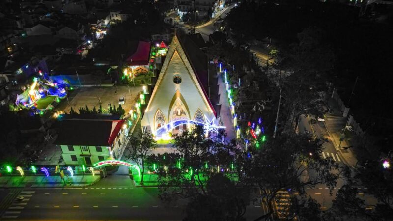 fb-161015470626458_1275596457937759