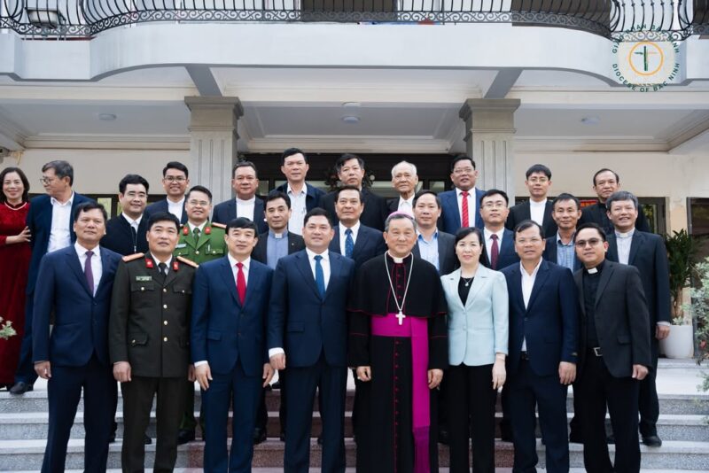 fb-732768673513037_1177545634502319