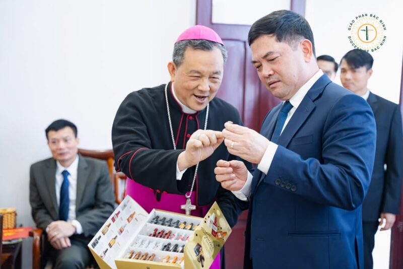 fb-732768673513037_1177545634502319