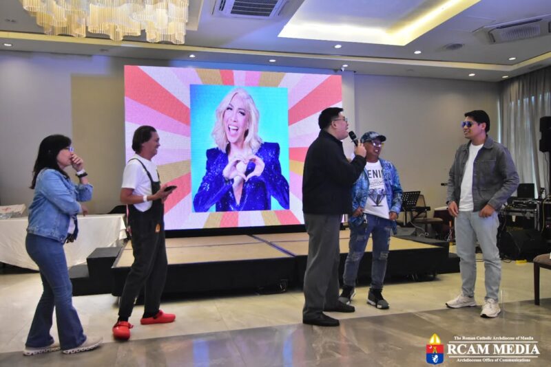 fb-104845338955723_870923132352613