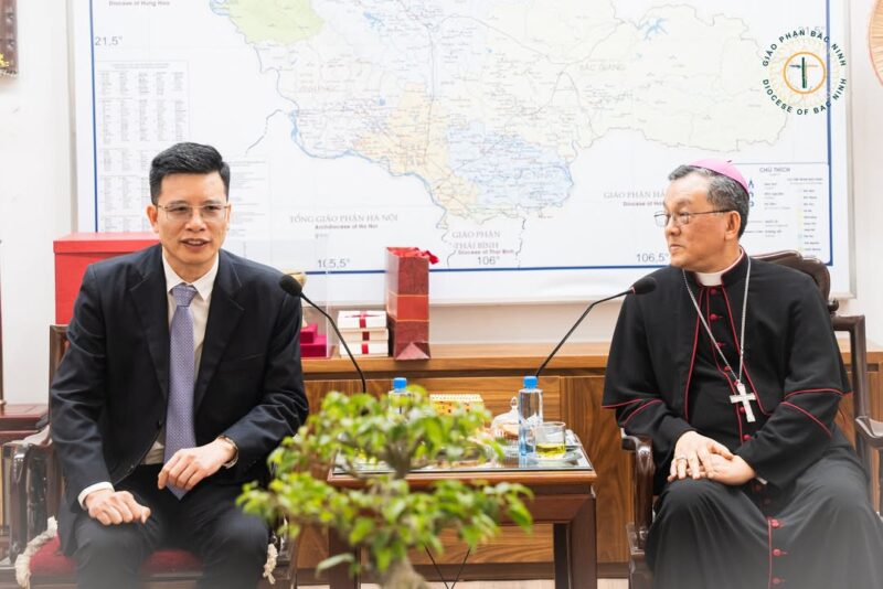 fb-732768673513037_1178315994425283