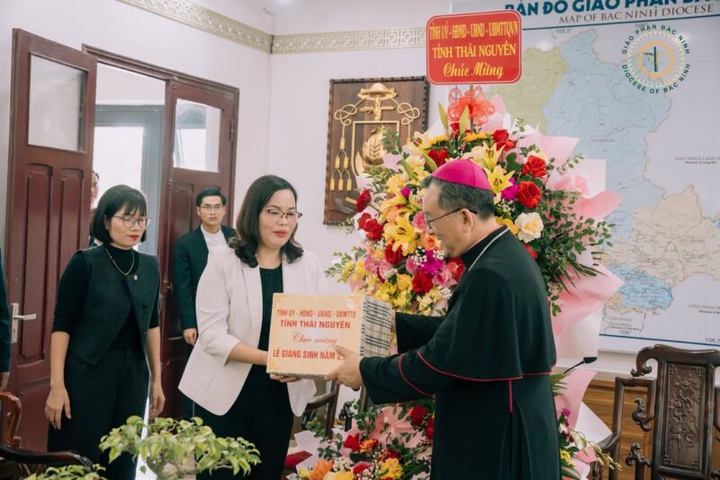 fb-732768673513037_1178315994425283