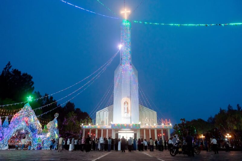 fb-161015470626458_1276851081145630