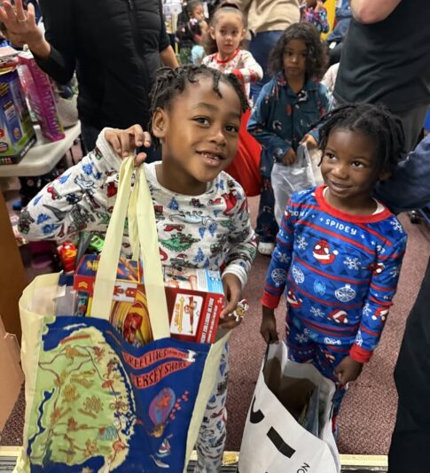 fb-1094082193990443_1322503916586075