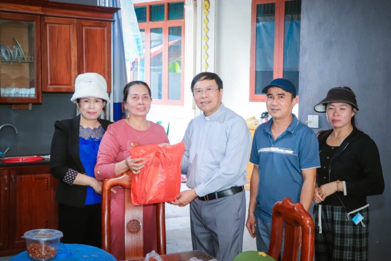 fb-104570015177619_887513540451060