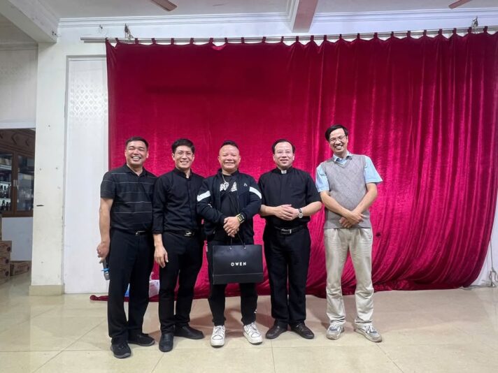 fb-104570015177619_888261800376234