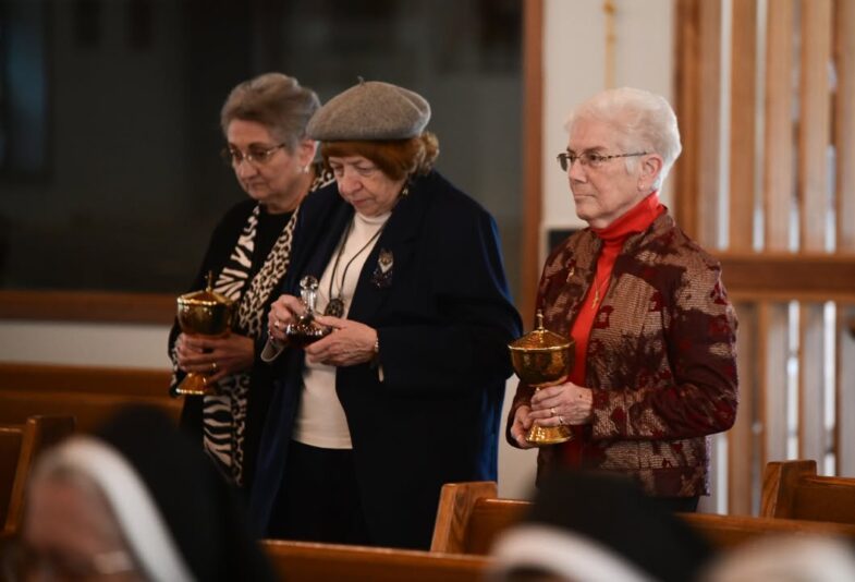 fb-1094082193990443_1323253063177827