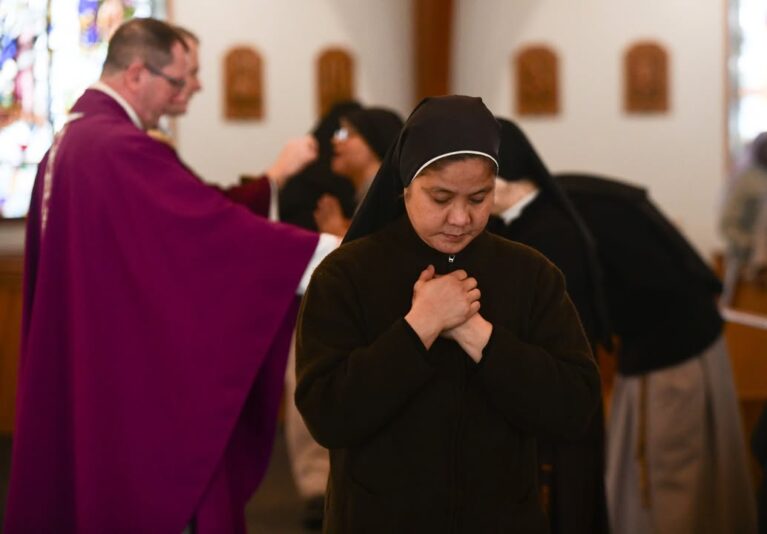 fb-1094082193990443_1323253063177827