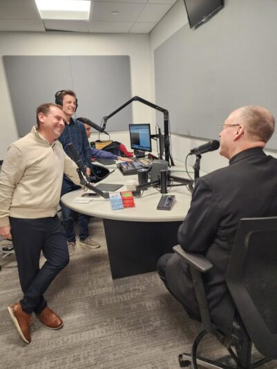 fb-355703527834405_1331984728972329