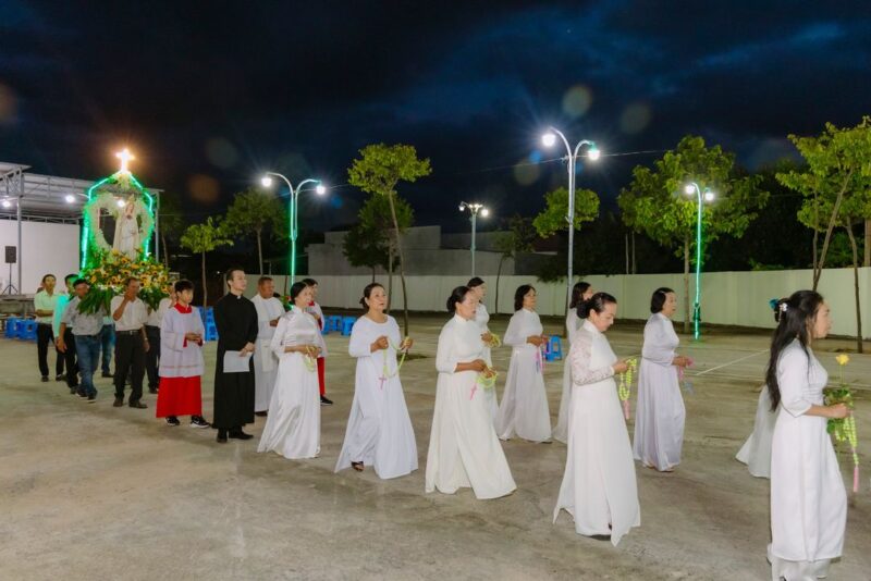 fb-422222558355253_970653808438419