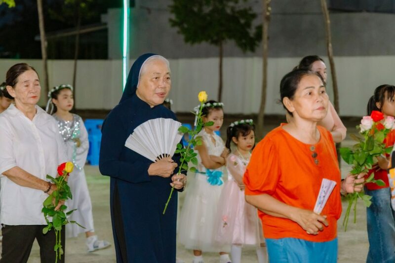 fb-422222558355253_970653808438419