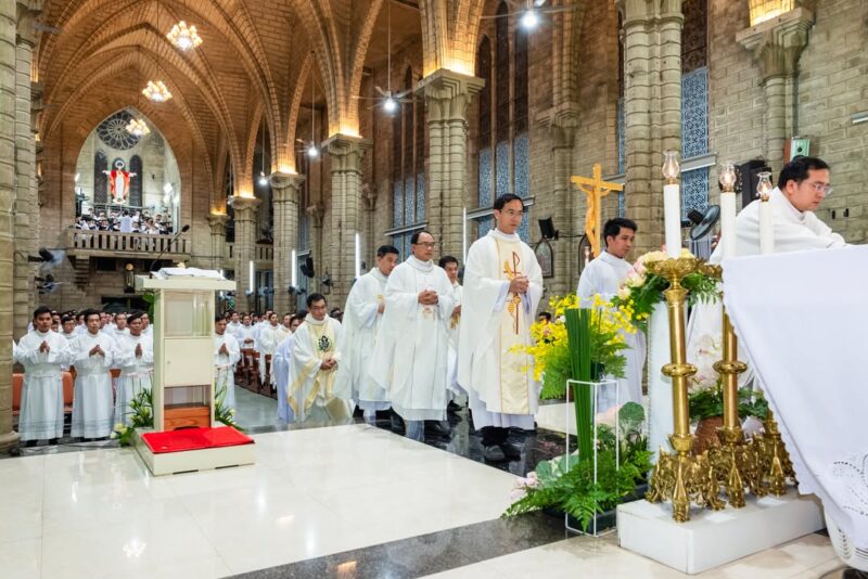 fb-422222558355253_1018213313682468