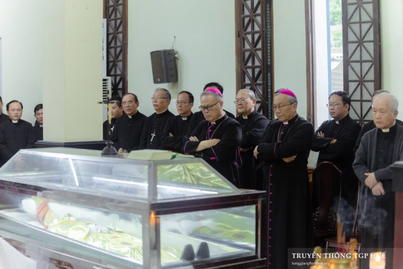 fb-356526171666570_899864055469456