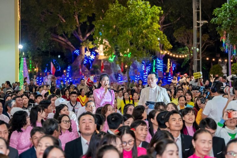 fb-422222558355253_1010534404450359