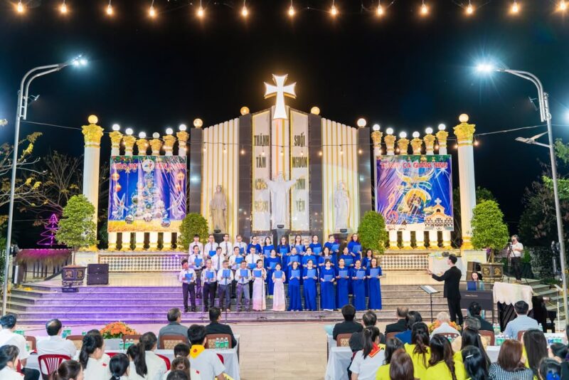 fb-422222558355253_1010534404450359