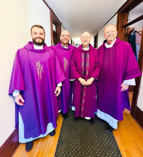 fb-355703527834405_1118068593697278