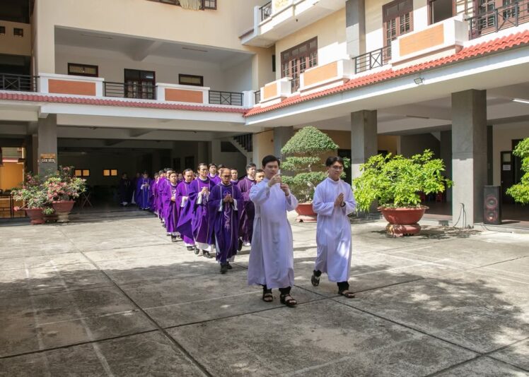 fb-422222558355253_1093145766189222