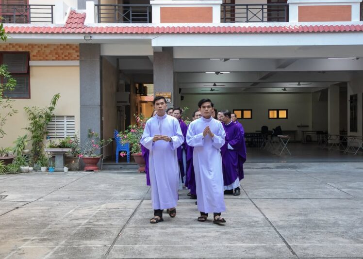 fb-422222558355253_1093138072856658