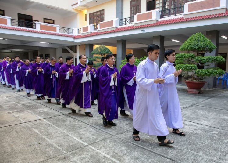 fb-422222558355253_1093138072856658