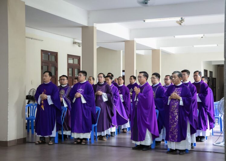 fb-422222558355253_1093136232856842