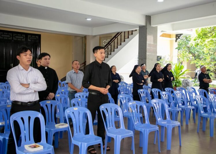 fb-422222558355253_1093136232856842