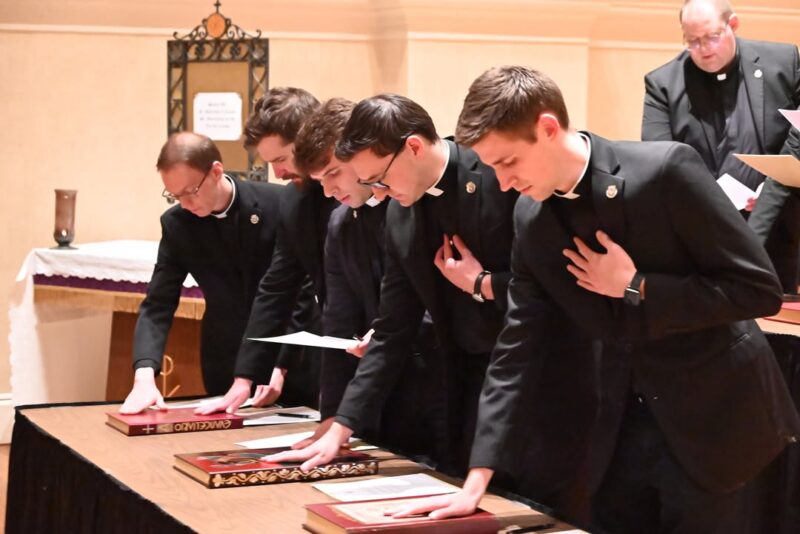 fb-355703527834405_1119566803547457