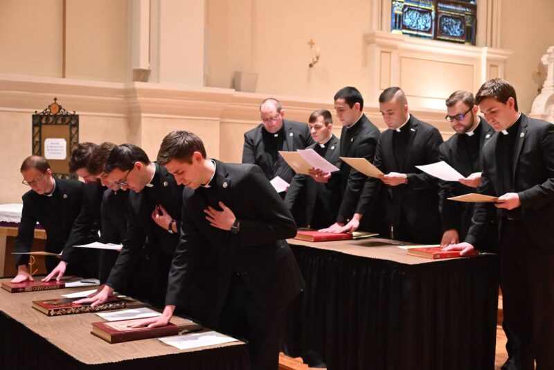 fb-355703527834405_1119566803547457