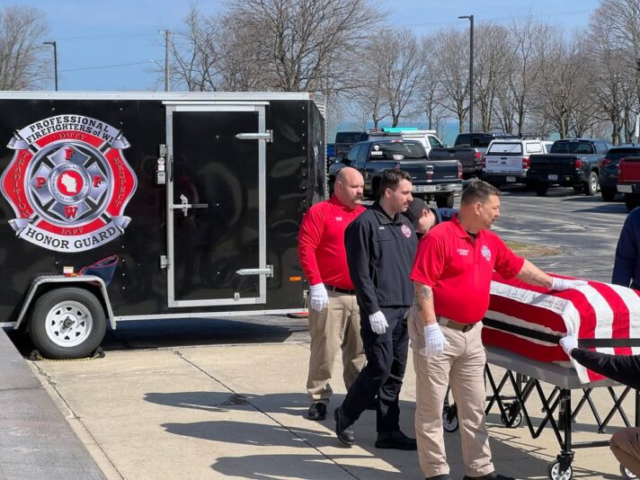 fb-355703527834405_1120544613449676