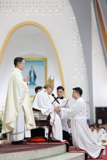 fb-356526171666570_961334939322367