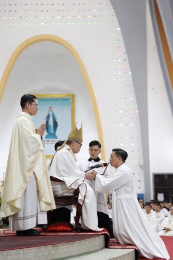 fb-356526171666570_961334939322367