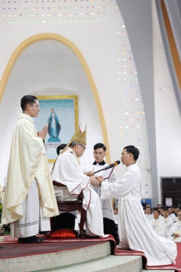 fb-356526171666570_961334939322367