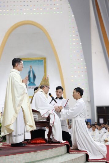 fb-356526171666570_961334939322367