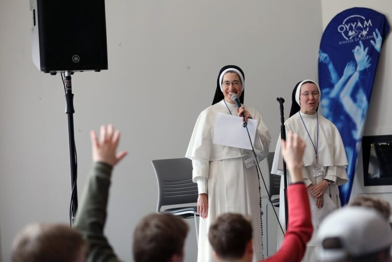 fb-272481673538_1099254718897582