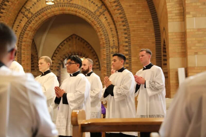 fb-272481673538_1099132288909825