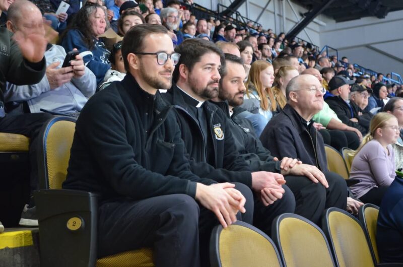 fb-355703527834405_1106776464826491