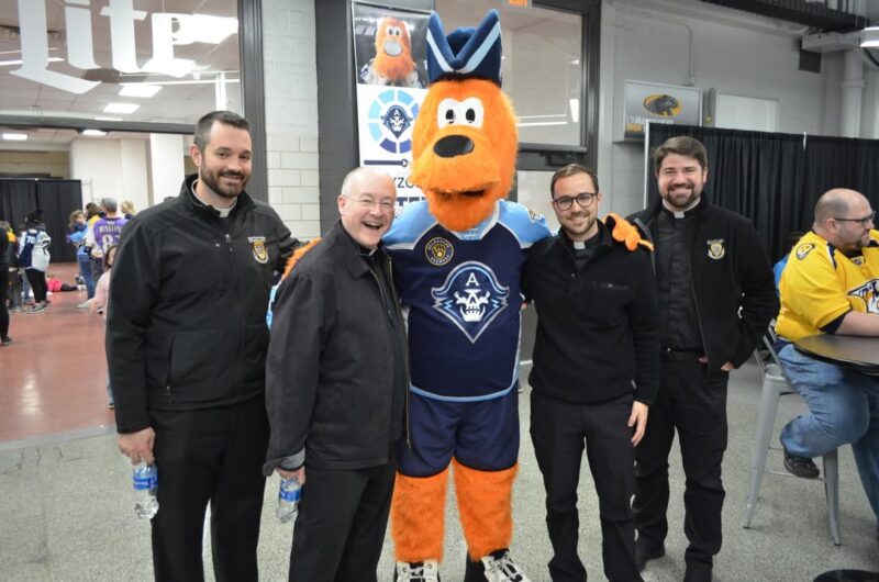 fb-355703527834405_1106776464826491