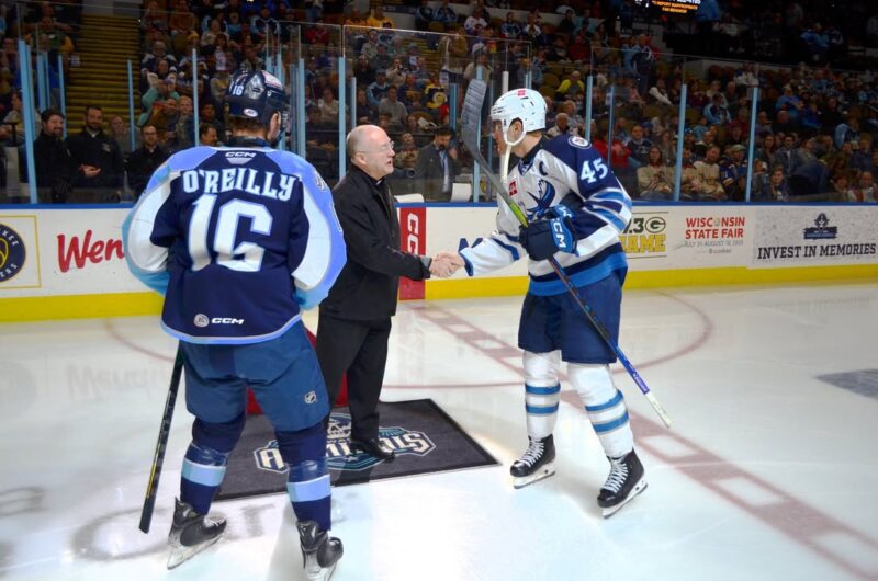 fb-355703527834405_1106776464826491