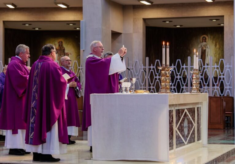 fb-424801330909662_1086097076877302