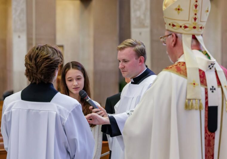 fb-424801330909662_1107779154709094