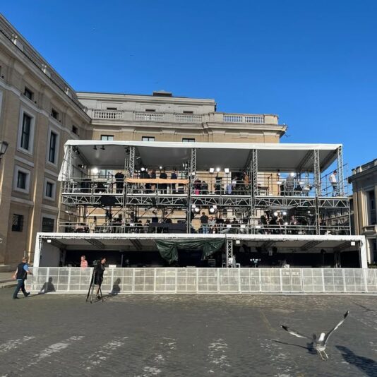 fb-355703527834405_1140764361427701