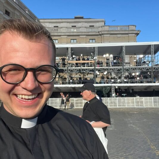 fb-355703527834405_1140764361427701